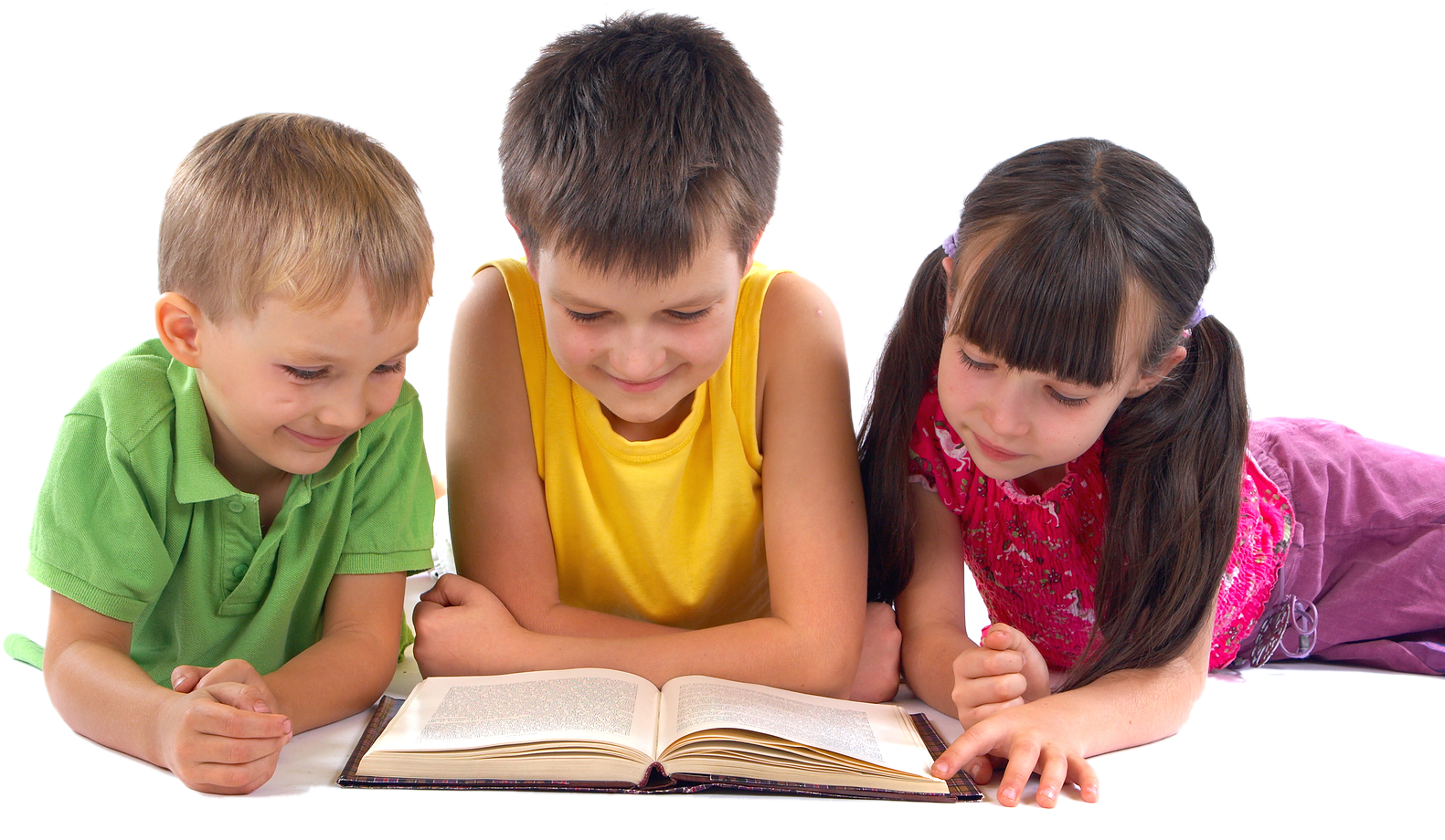 Kinder, die PNG-Fotos lesen